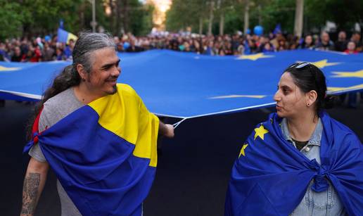 Veliki prosvjed u Bukureštu! Ljudi traže europski smjer Rumunjske: 'Postajemo Rusija'