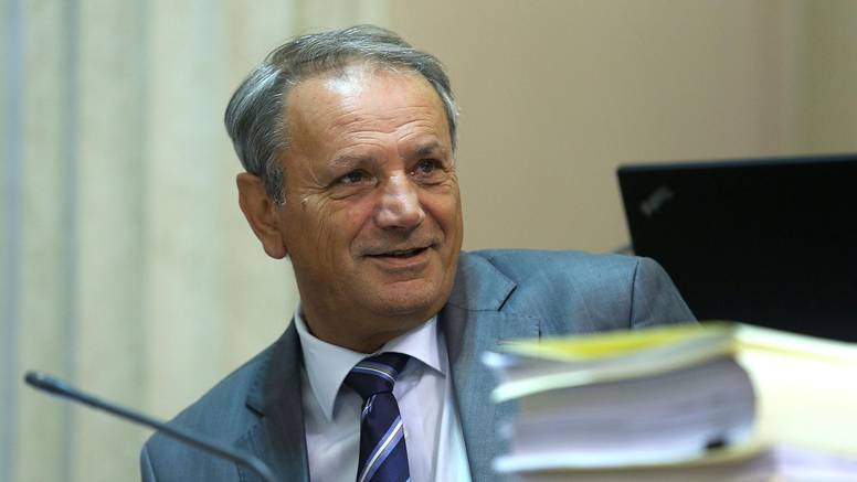 Željko Sabo ipak kandidat za gradonačelnika Vukovara, ali je prvo izbrisao 103 člana stranke