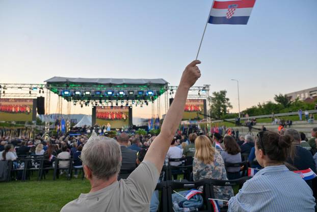 Svečani koncert u Zagrebu povodom 35. obljetnice postrojavanja Zbora narodne garde i ustrojavanja Hrvatske vojske i policije