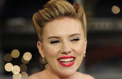 Osmijeh Scarlett Johansson pokvario crveni ruž na zubima