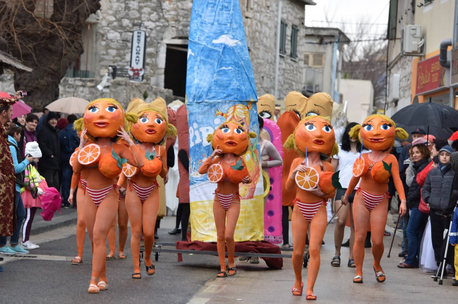 Murterske bake - povorka koja oduÅ¡evljava posjetitelje originalnim maskama i zabavom