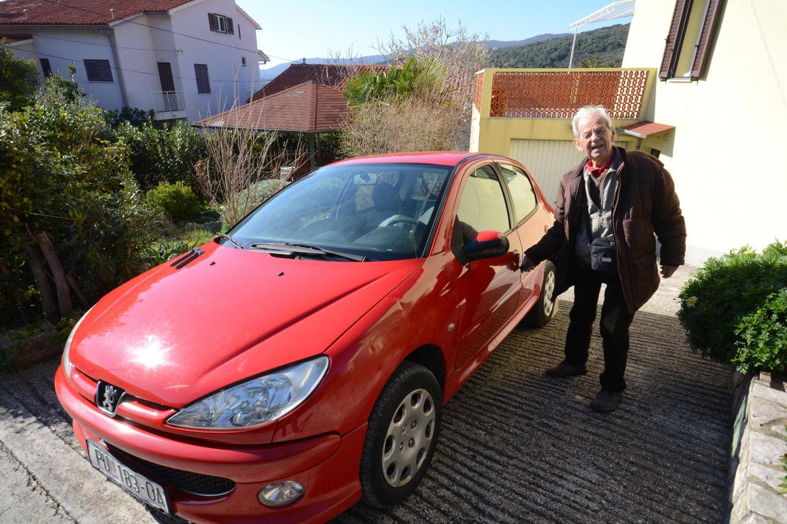 Barba Toni iz Istre: 'Imam 99 godina i još vozim automobil...'