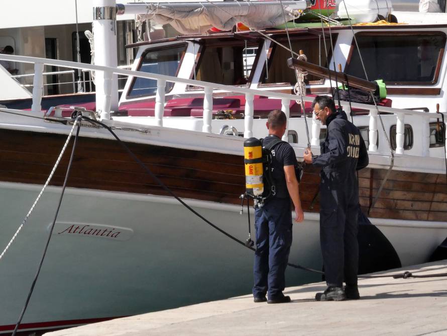 Hvar: Dječak se još oporavlja od trovanja plinom na jedrenjaku