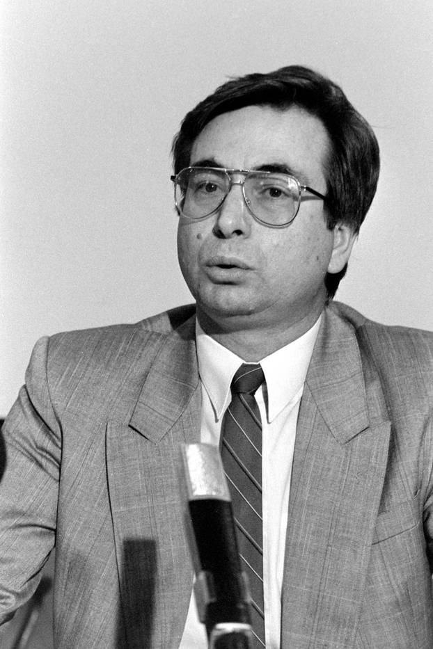 Zagreb: Koncerencija za medije Hrvatske socijalno liberalne stranke, 29.4.1991.