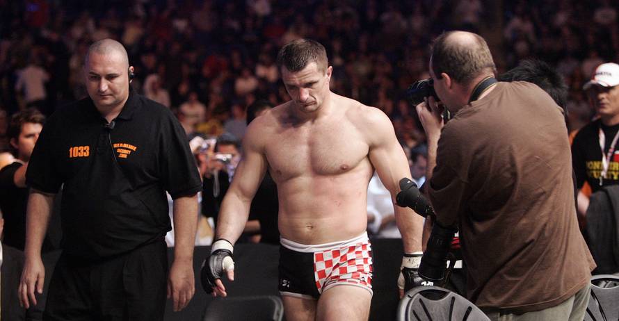 Bio je kečer, igrao je američki nogomet, a sad ide na Mirka