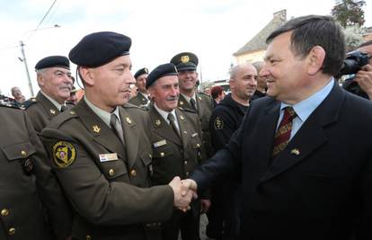 General Mladen Markač otvorio je Braniteljski centar u Bilju