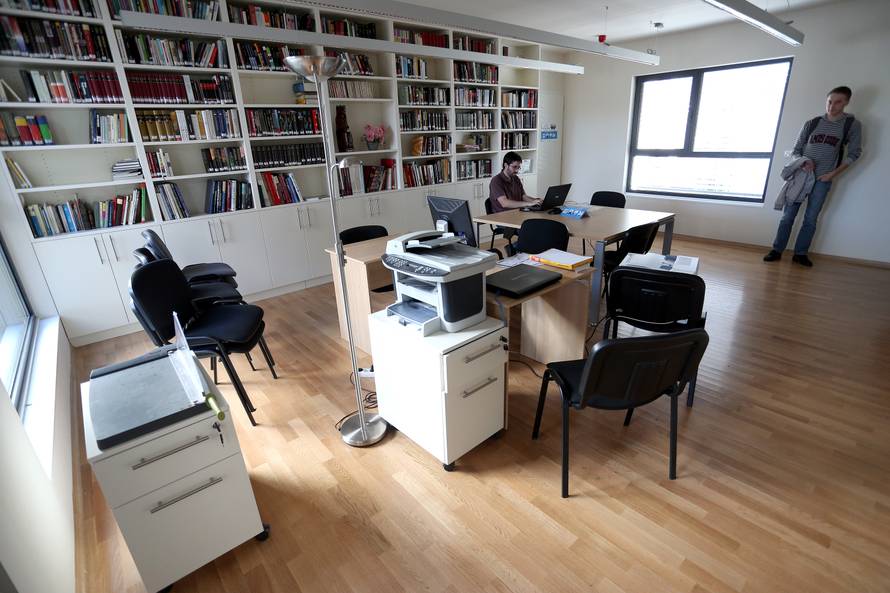 Internat Opusa Dei: Luksuz u kojem nema djevojaka i tuluma