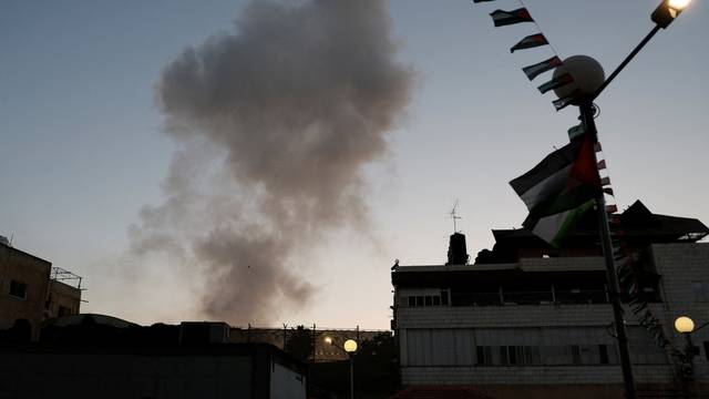 Residents of Jenin camp flee their homes as Israeli raid continues