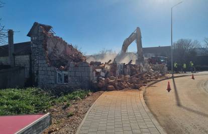 Srušili kuću Vukadinović u Imotskom gdje je godinama bio dućan. Oglasili se i iz SNV-a