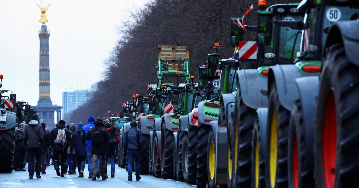 Expected Peak of Protests in Germany: 5,000 Tractors and 10,000 Protesters Head to Berlin