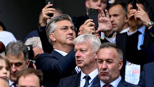 Hamburg: Premijer Plenković na  susretu  Hrvatske i Albanije u 2. kolu skupine B na Europskom prvenstvu