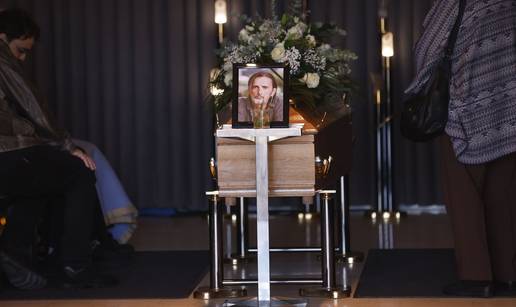 Posljednji ispra&cacute;aj Gorana Bare: Danas se od legende opra&scaron;taju obitelj, prijatelji i brojni fanovi