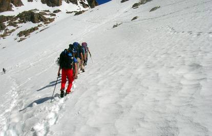 Tragedija u Italiji: Lavina usmrtila petero planinara