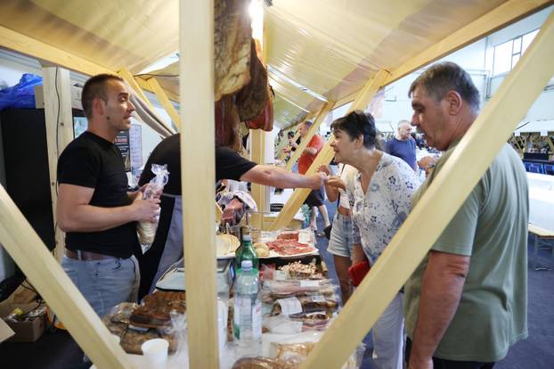 Drniš: Otvoren 9. me?unarodni festival pršuta