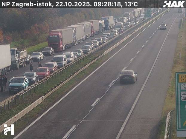 FOTO Neviđeni kaos na A3: Ljudi u šoku izlazili iz automobila!