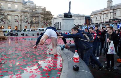 Ludi Škoti osvojili su London: Pogledajte što su napravili...