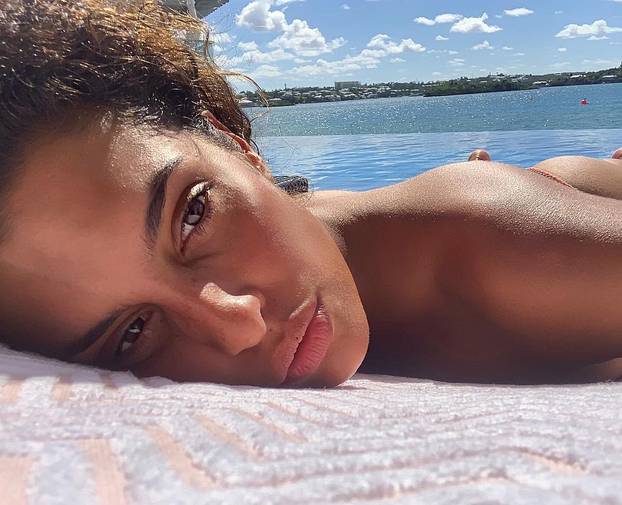 Bujnoj manekenki ne smetaju centimetri talijanske zvijezde