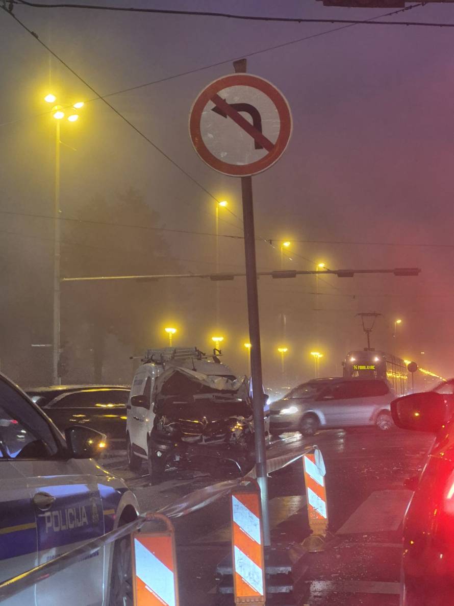 VIDEO Kaos na Savskoj: Sudar kod Vjesnika, preusmjerili su tramvaje. Niz nesreća u Zagrebu