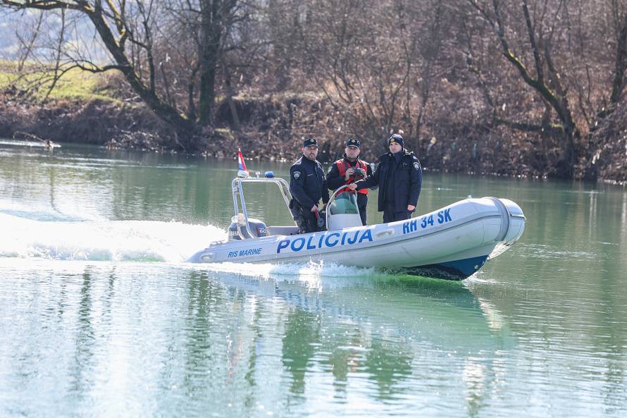 24sata Hrvatska Kostajnica: Policajci koji su prvi pronašli migrante koji su spašeni iz rijeke Une