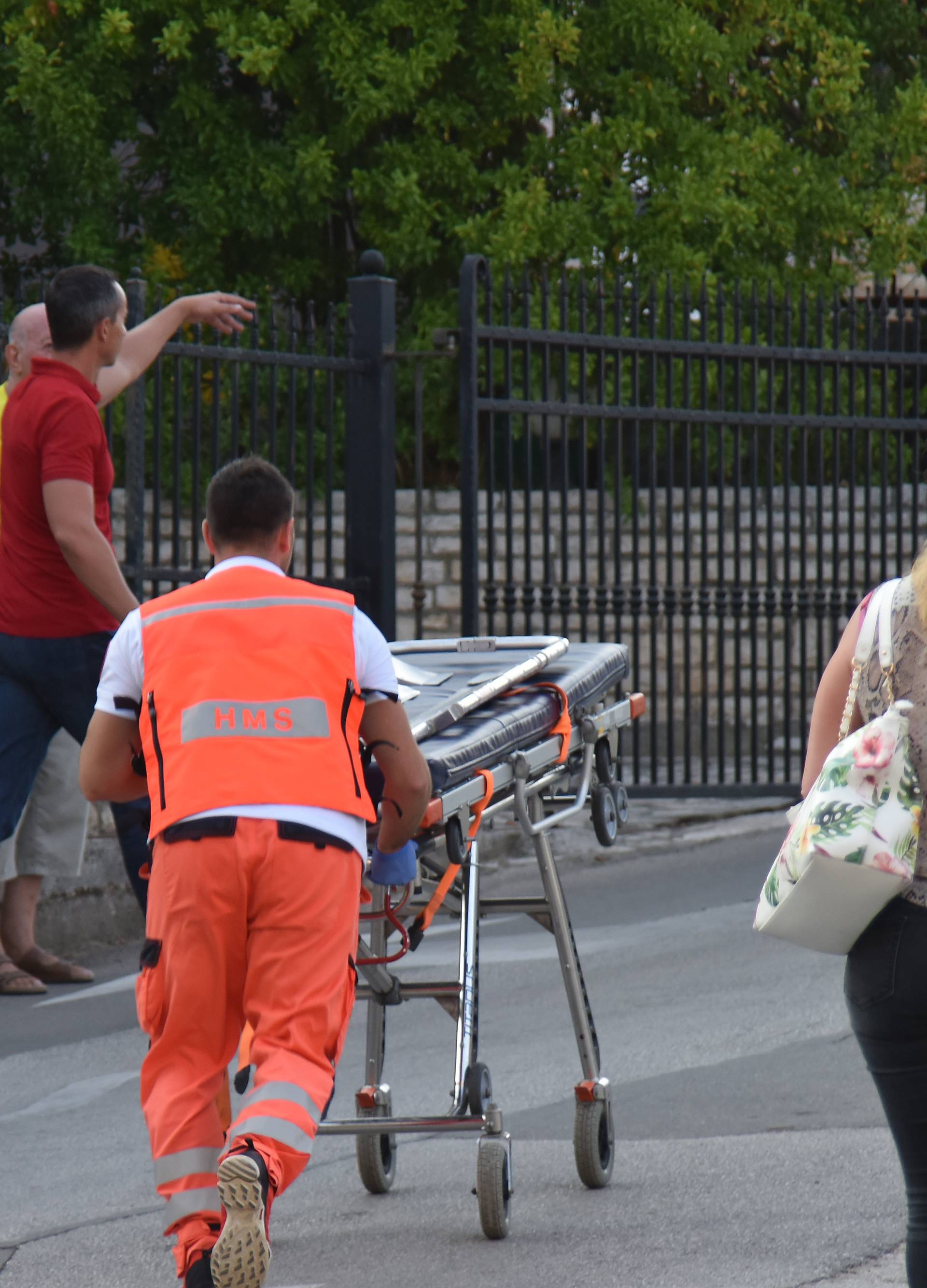 Pula: MuÅ¡karac prijetio oruÅ¾jem i rezao se, policija ga uhitila