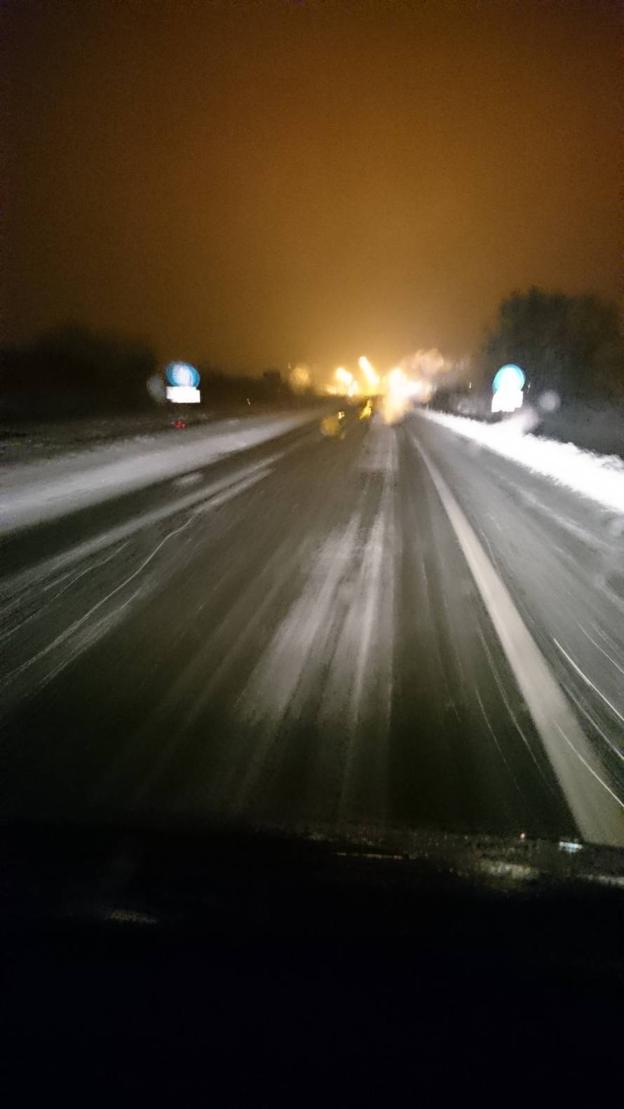 Snježni kaos: Neumorni vozači pomagali jedni drugima na putu