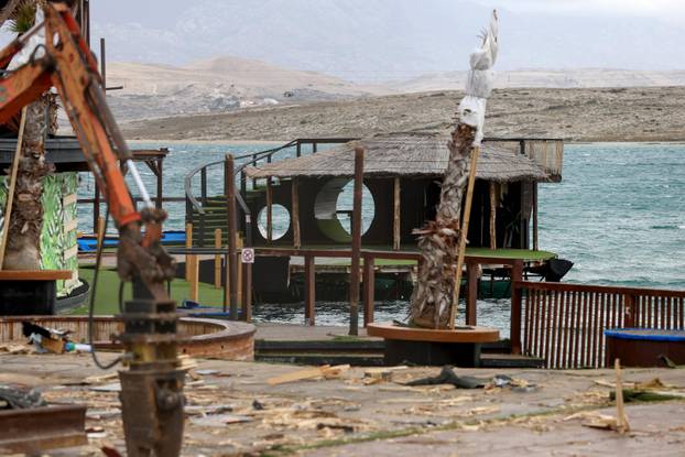 Novalja: Ru&scaron;i se klub Noa na Zr&cacute;u