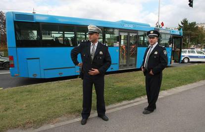 Starica pala u busu ZET-a jer je vozač naglo zakočio