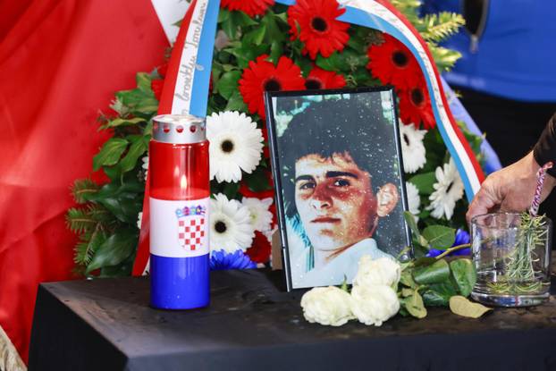 Vukovar: Posljednji ispraćaj i ukop hrvatskog branitelja Zorislava Gašpara