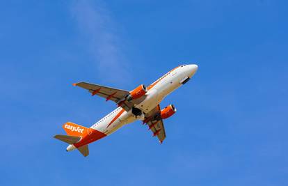 Avion poletio iznad Liverpoola, a onda je proglašena uzbuna