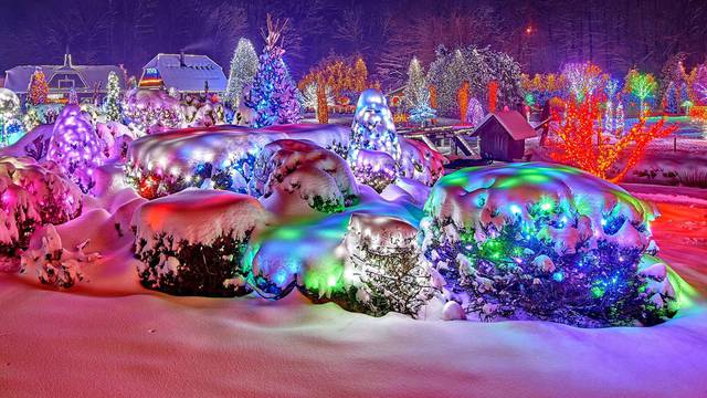 Sve je spremno za Božićnu priču obitelji Salaj, 5 milijuna lampica