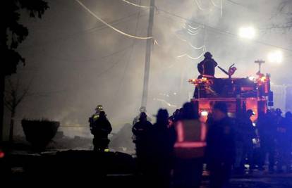 Eksplozija i požar u tvornici, evakuiraju okolne stanovnike