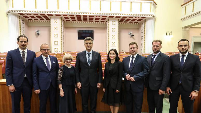 Izglasali su povjerenje: U Vladu stiže sedam novih ministara