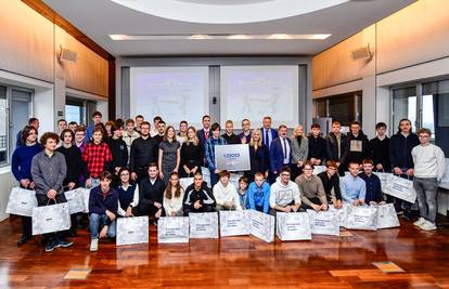 Od 1995. do danas dodijeljeno više od tisuću nagrada