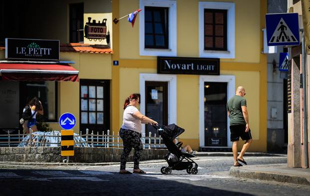 Visoke temperature ispraznile ulice Samobora