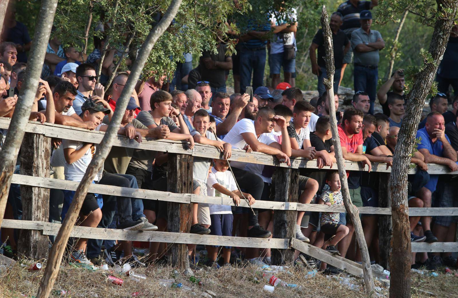 Bikijada u Šestanovcu: 'Nije ovo maltretiranje životinja, to su priče za  djecu, njima je odlično'