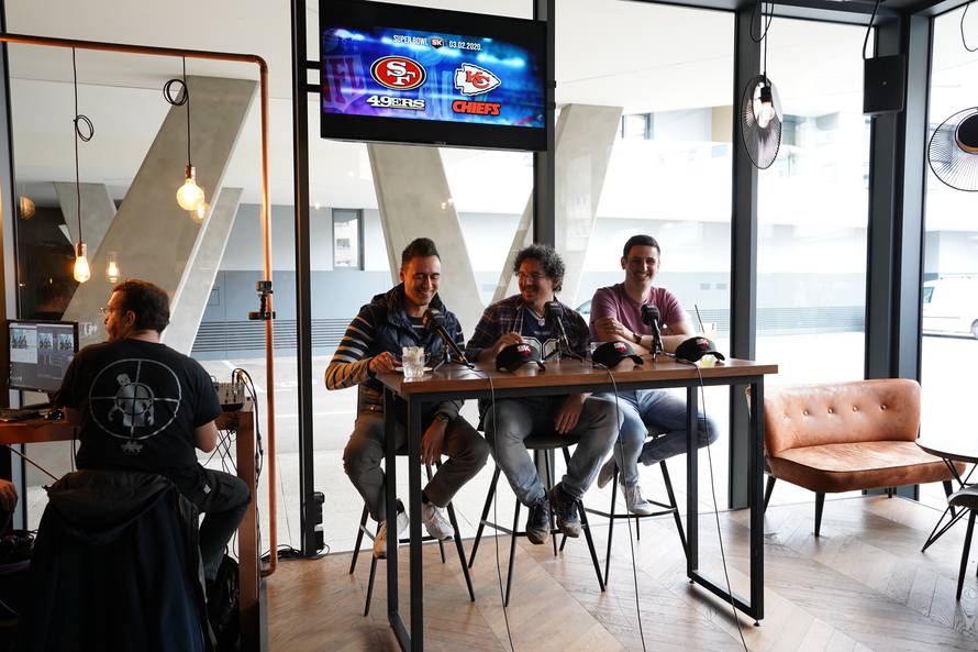 Ljubitelji NFL-a družili su se u Zagrebu uoči 54. Super Bowla