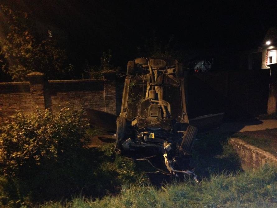 'Preletjeli' prugu i završili na ogradi kuće, muškarac poginuo