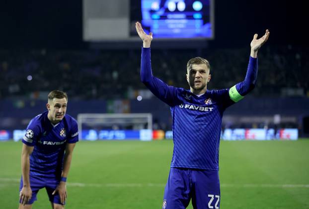 Igrači Dinama pozdravili navijače nakon utakmice protiv Celtica u Ligi prvaka