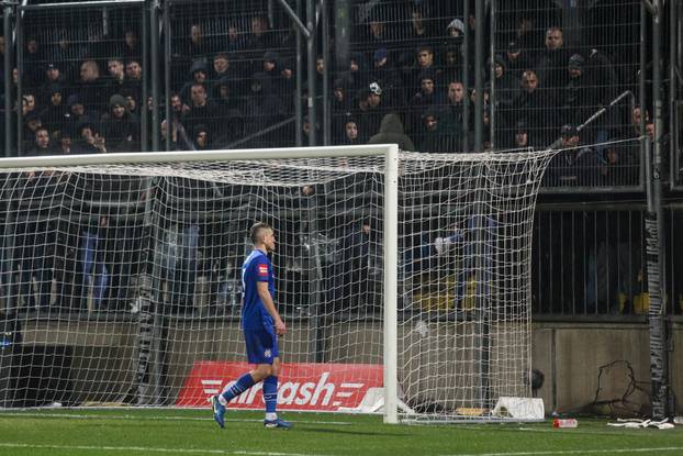 Rijeka: Dinamovci nakon poraza pozdravili navijače