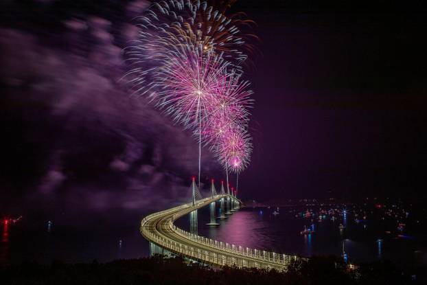Vatromet nakon svečanosti otvorenja Pelješkog mosta