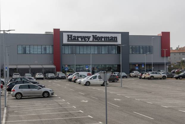 Pula: Trgovački centri prazni tijekom drugog bojkota