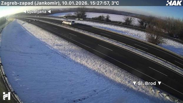 FOTO Pogledajte situaciju na autocestama: Snijeg još pada, stvara se poledica, ima i magle