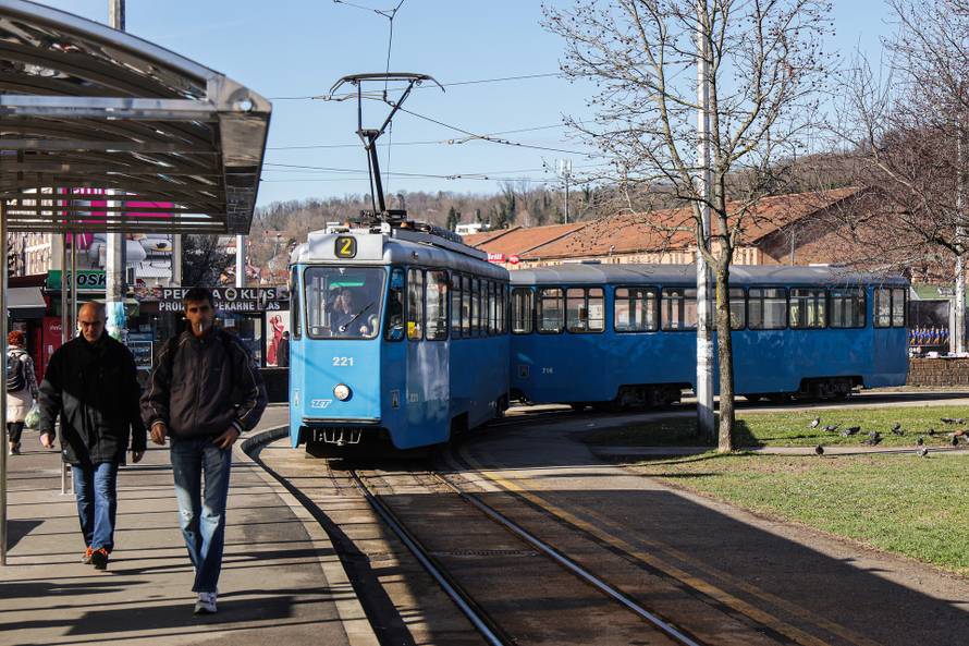 Zagreb: Tramvaj ZET-a koji vozi već pola stoljeća
