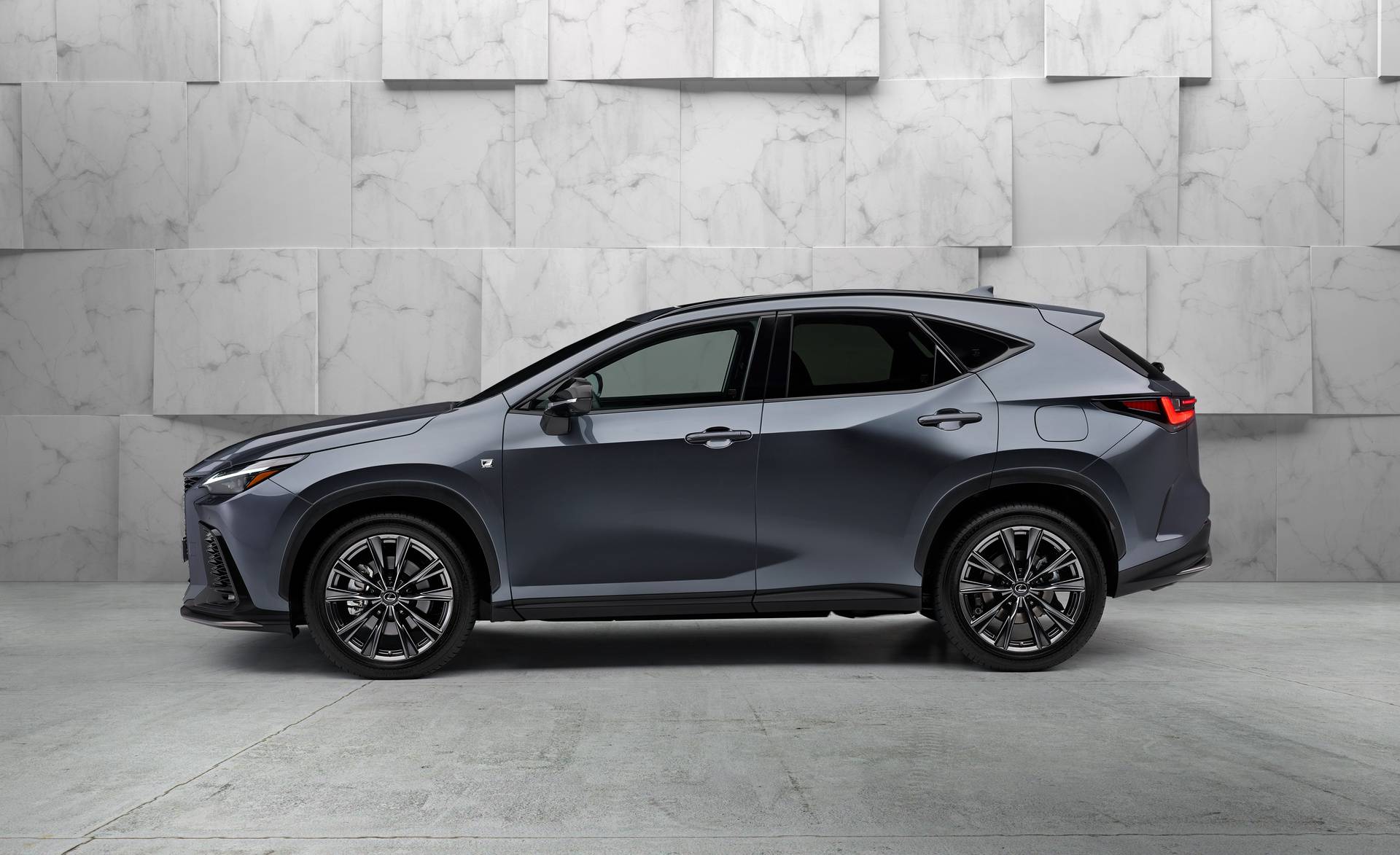 Predstavljen fascinantni Lexus NX druge generacije, donosi novi izgled i plug-in hibrid