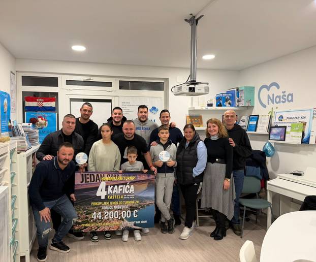 &Ccaron;etiri kafi&cacute;a Ka&scaron;tela