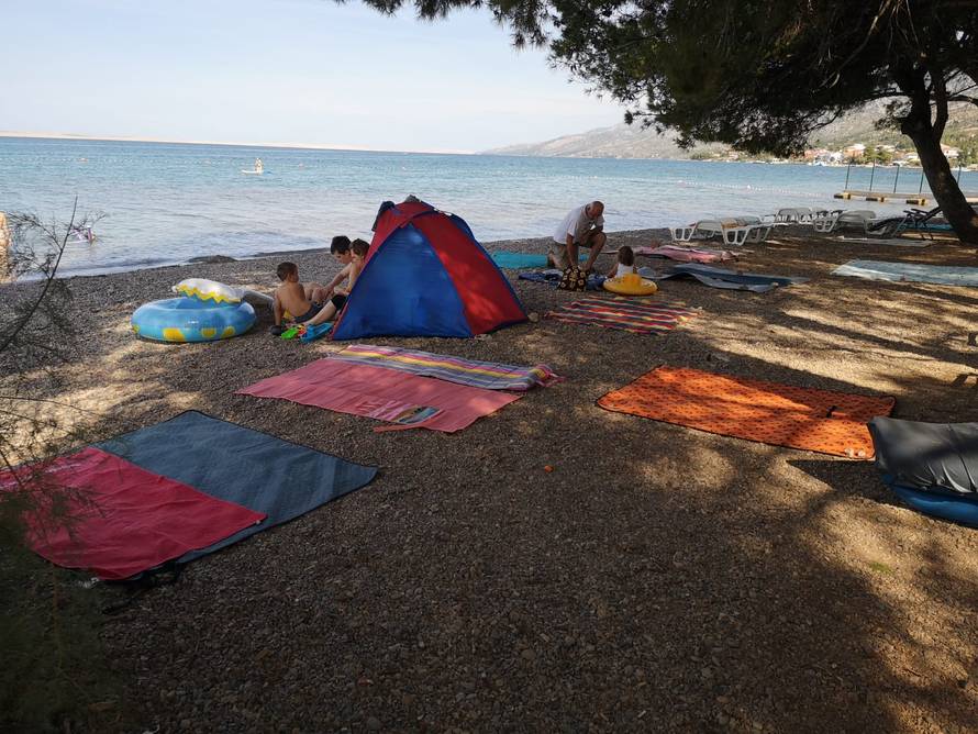 Rezervirate li ručnicima najbolja mjesta u hladu na plažama?