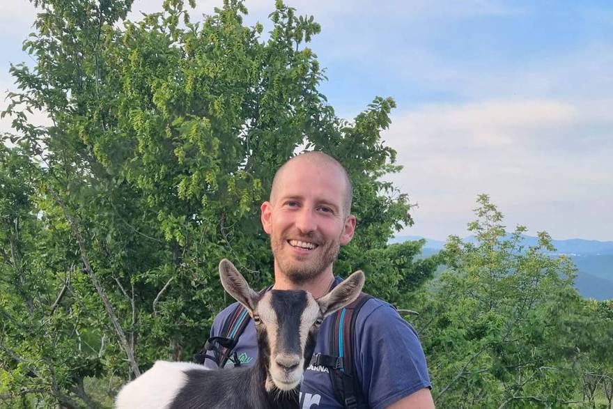Ivan (35) iz Pule preselio na selo da čuva koze: 'Imam ih stotinjak, baš svakoj znam ime'