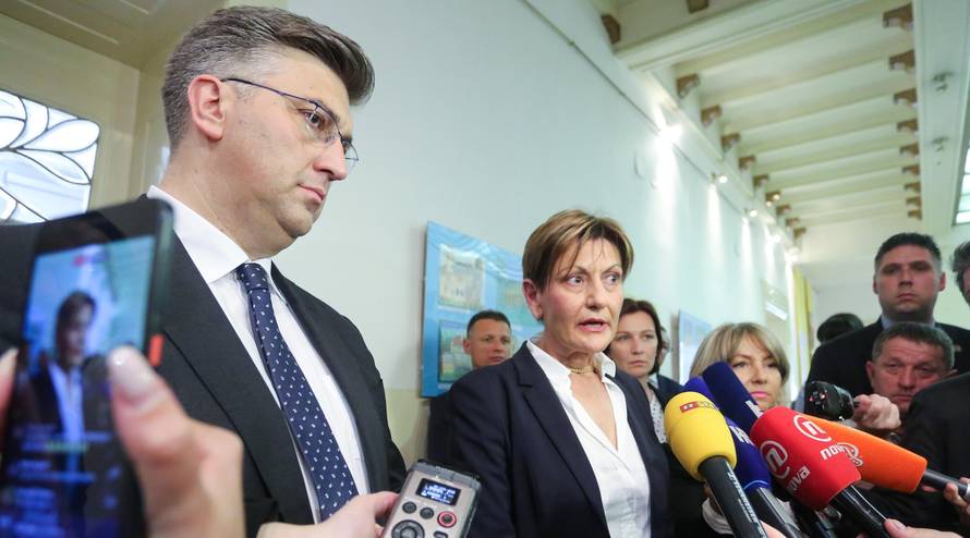 Završio sastanak: 'Institucije neka rade svoje. Vlada ostaje'