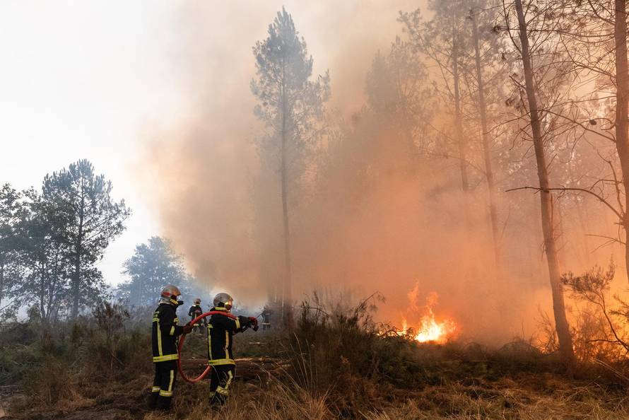 Wildfires rage in southern France