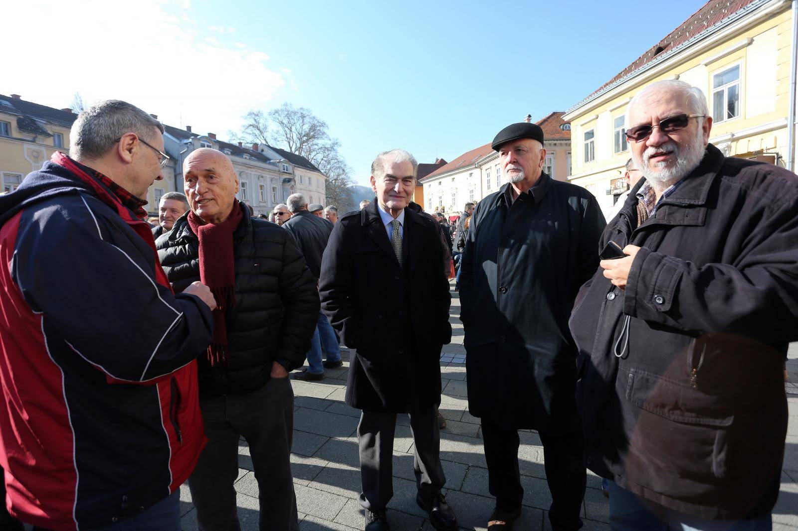 Prosvjed protiv Beljaka: Đuro Glogoški došao s autoradijem